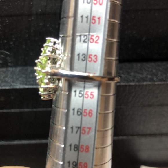 Peridot Cluster Ring Sterling Silver Single Band Ring Sz 6-3/4 - Picture 16 of 17